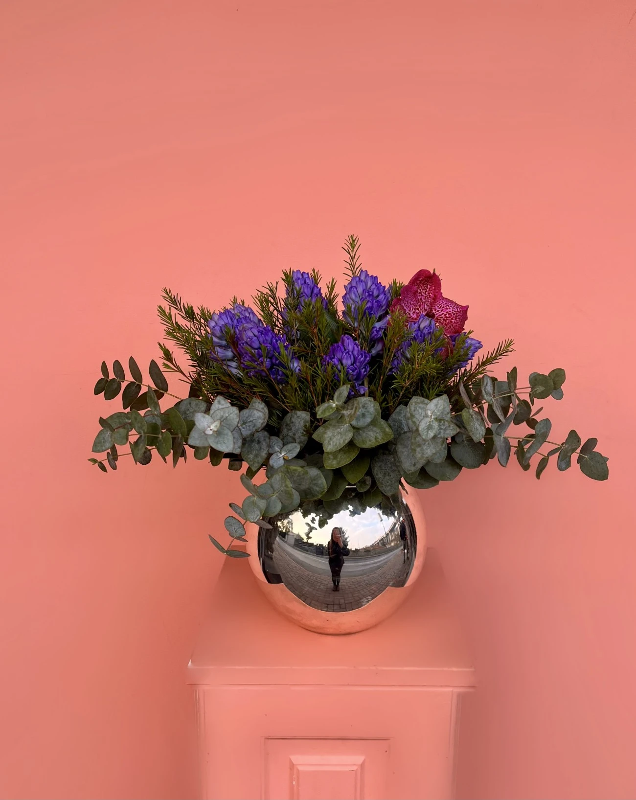 Gümüş Fanusta Sümbüller