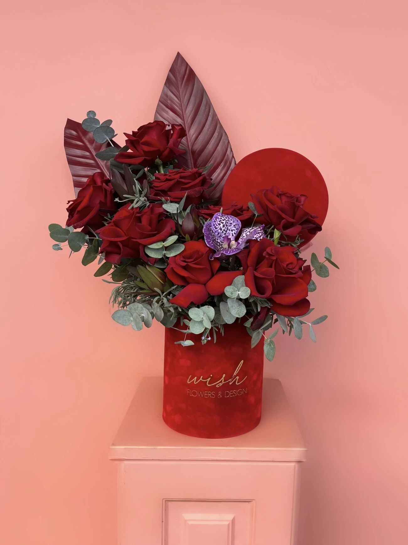 Kırmızı Kadife Kutuda Kırmızı Ekvator Gülleri