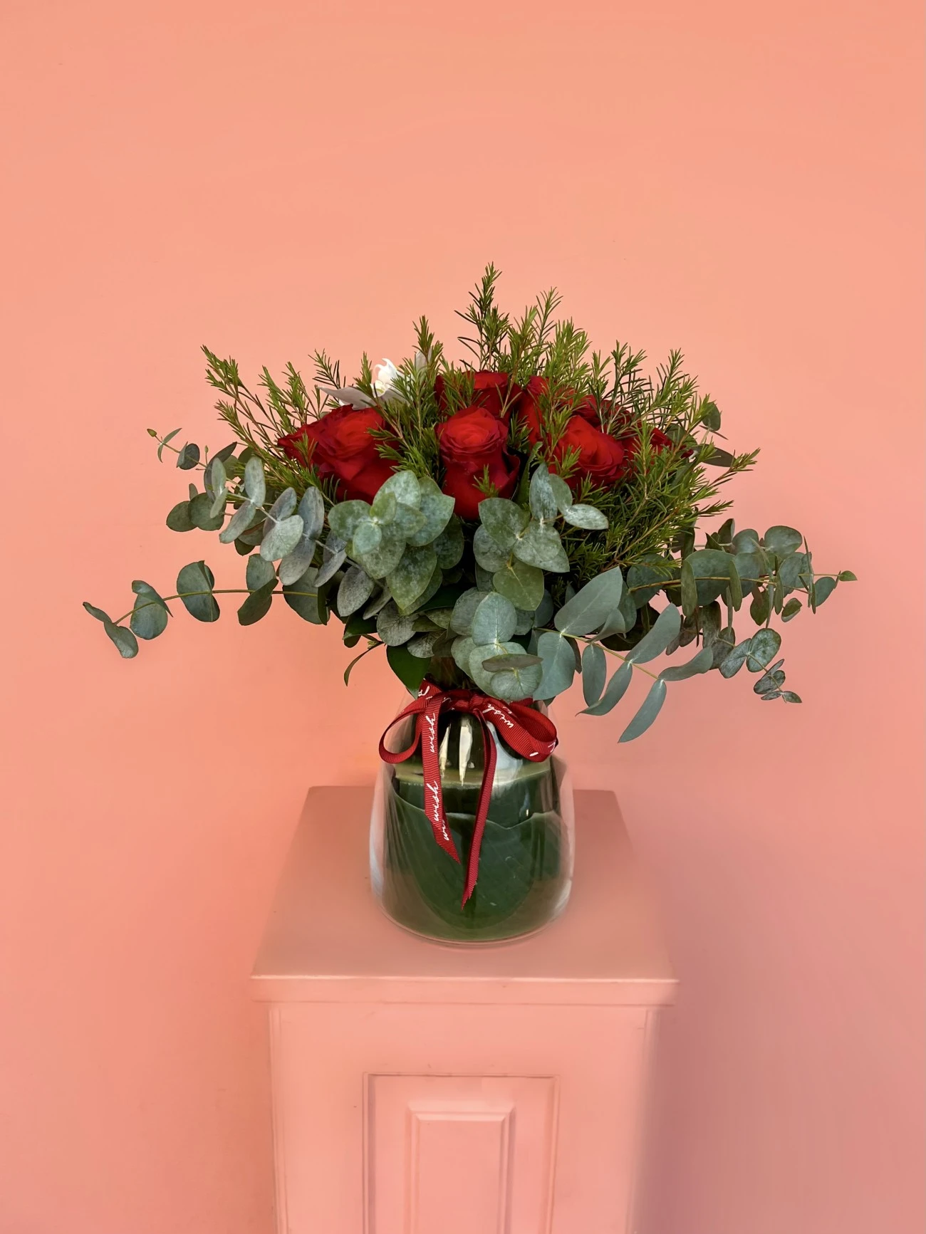 Cam Vazoda Kırmızı Güller