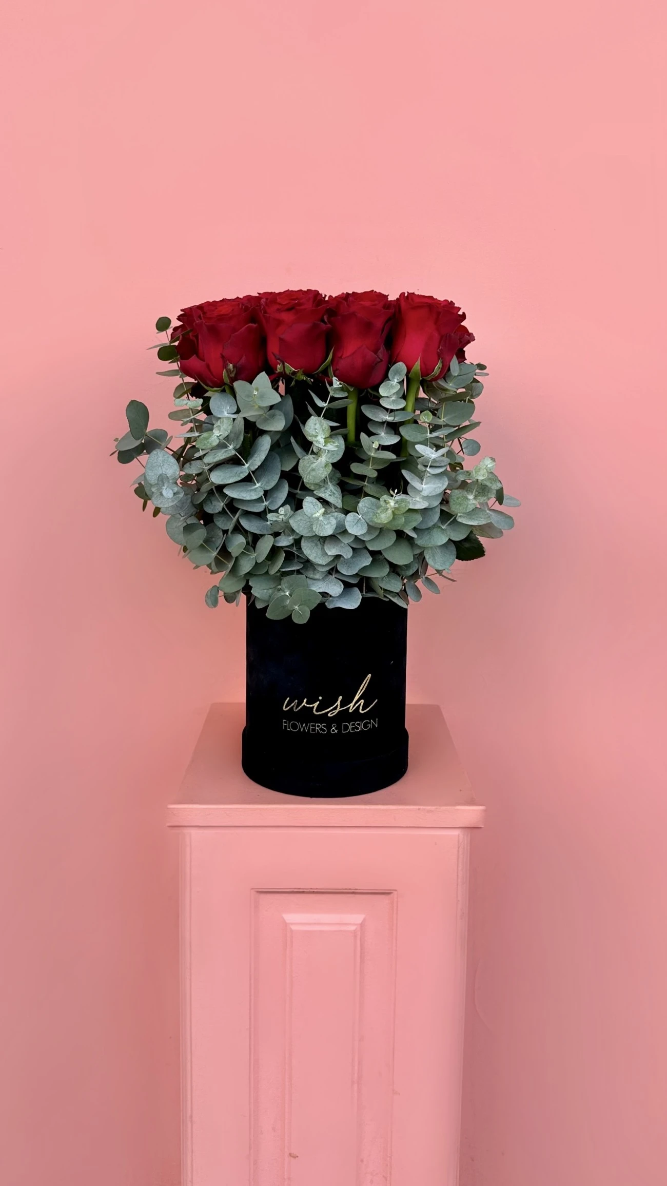 Siyah Kadife Kutuda Kırmızı Gül Bahçesi