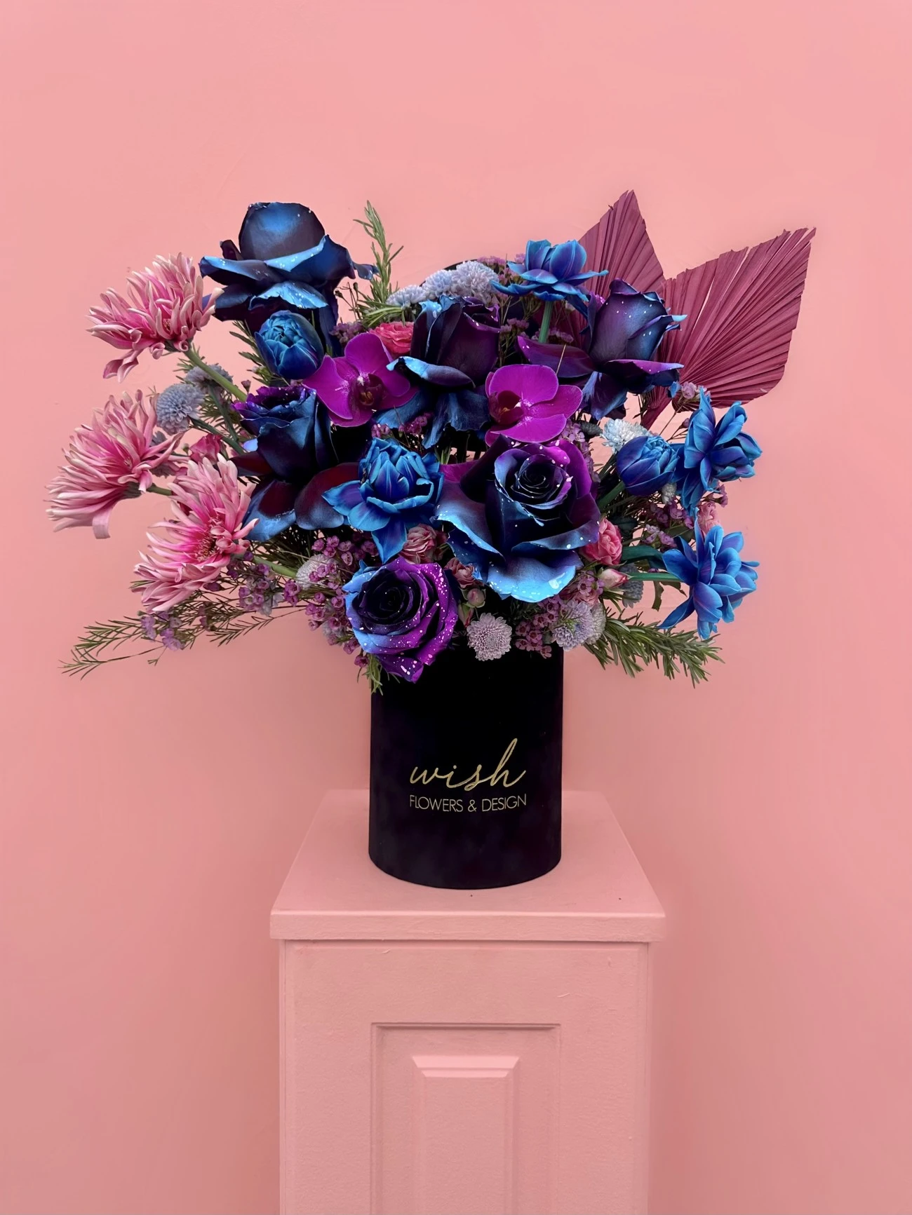 Siyah Kadife Kutuda Galaxy In Bloom Aranjman