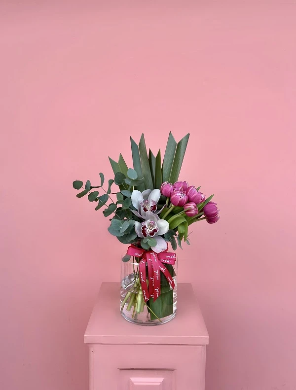 Vazoda Pembe Laleler