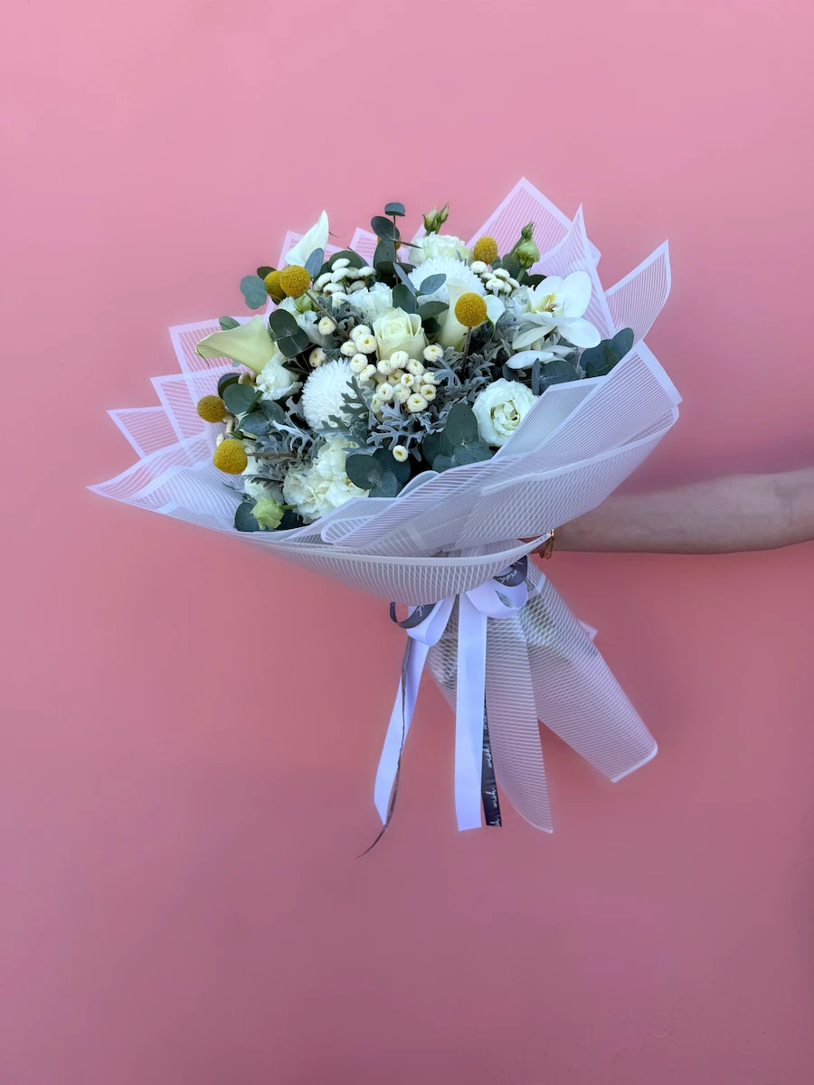 White Aura Karışık Buket